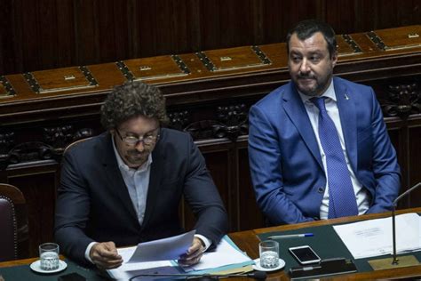 Tav Governo Diviso In Aula Toninelli Salvini Nano Sulle Spalle Dei