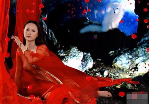 Mỹ nữ đóng thế cảnh nude tiết lộ giá đi khách gây sốc của sao