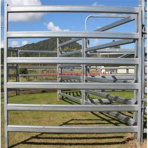 Galvanized Round Rail Livestock Fence Corral Fence Panel Yard Gate