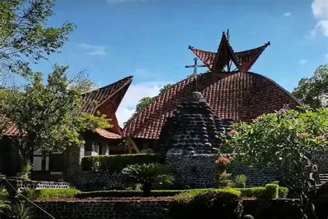 menyelami keajaiban arsitektur gereja tua pohsarang intiplah destinasi