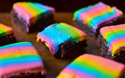 Yammie's Noshery: Rainbow Brownies