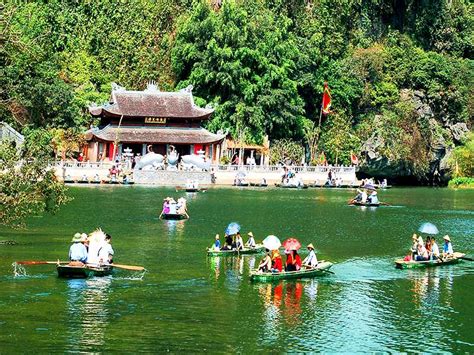 Hoa Lu - Trang An - Ninh Binh - 1 Day Tour