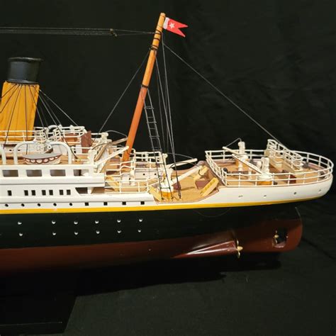 Titanic Replica Model and Poster (D-DW) | EstateSales.org