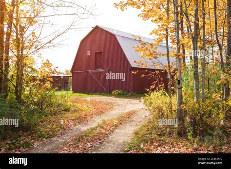 Red Barn In New Hampshire Hi Res Stock Photography And Images Alamy