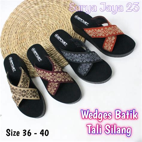 Jual Sandal Wedges Wanita Spons Ringan Motif Batik Tali Silang Hak