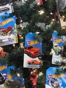 Hot Wheels Christmas Tree Ornaments Fixtures Close Up