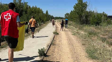 Casi Un Centenar De Voluntarios De Cruz Roja Se Moviliza Para Recoger