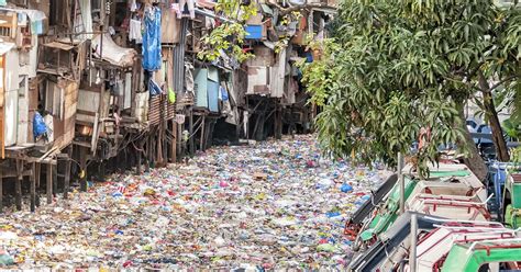 El Problema Del Plástico Comienza En Los Ríos