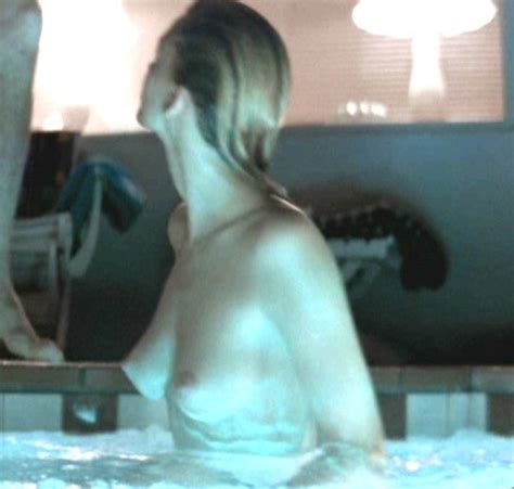 Natasha Henstridge Nuda ~30 Anni In Species