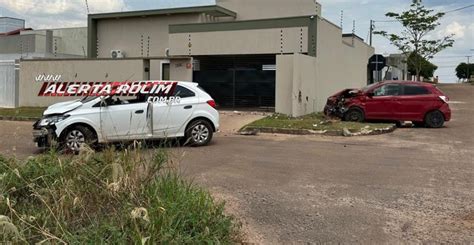 Motorista avança via preferencial e provoca violenta colisão no bairro