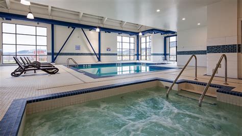 Best Western Plus Merritt Hotel Pool Pictures And Reviews Tripadvisor