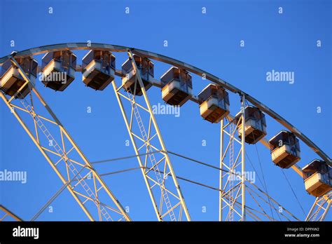 A ferris wheel. Front view Stock Photo - Alamy