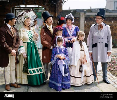 Dickens' Festival / People Dressed in Costume, Rochester, Kent, England Stock Photo - Alamy