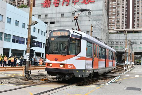 輕鐵通車35周年推復刻主題列車 過百鐵路迷迎接 獨媒報導 獨立媒體