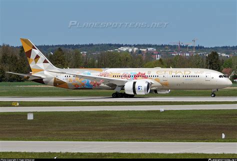 A6 Blo Etihad Airways Boeing 787 9 Dreamliner Photo By Hugo Schwarzer