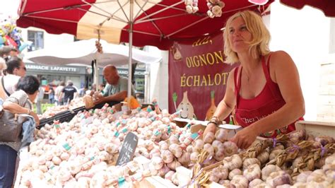 Tours les Tourangeaux au rendez vous de la foire à lail et au basilic