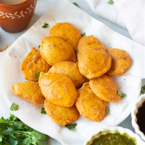 Aloo Pakora Piping Pot Curry