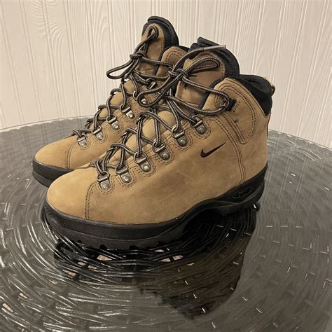 Nike ACG Hiking Boots size 7.5 #Nike#NikeACG#Outdoors - Depop