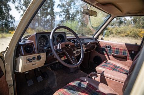 1986 Toyota Land Cruiser FJ60 – A Freshly Restored Classic Overlander