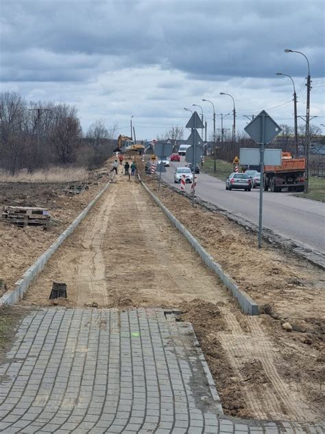 Łapy Trwa remont infrastruktury drogowej Powstaje nowy parking przy