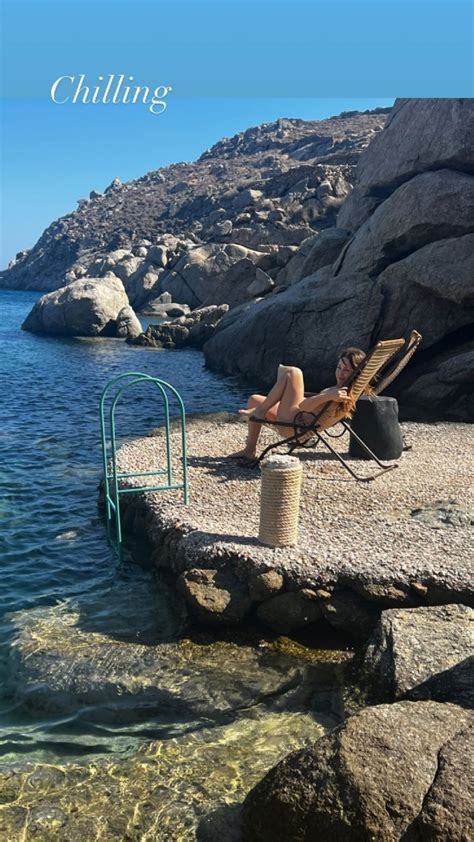 Desde La Costa Griega Camila Sodi Sobrina De Thal A Vuela La