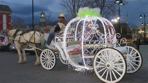 Jingle All The Way Christmas Carriage Ride Locations In Tennessee