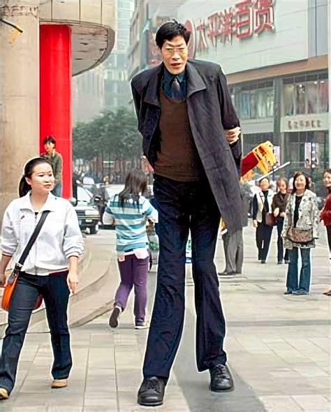 Zhang Juncai At 711 He Is The Tallest Living Chinese Malevus