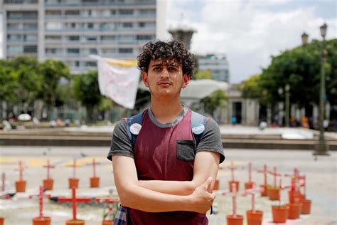 Sergio Morataya La Voz Joven En Las Protestas Contra Giammattei