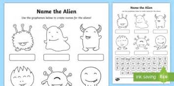 Phase 4 Phonics Name the Alien Worksheet / Worksheet