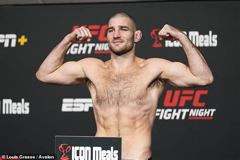 UFC Star Sean Strickland Spars With A Fan Ahead Of Abusupiyan Magomedov