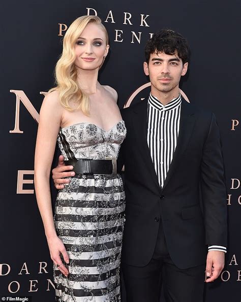 Joe Jonas Nearly Kissed Sophie Turners Stunt Double On Game Of Thrones