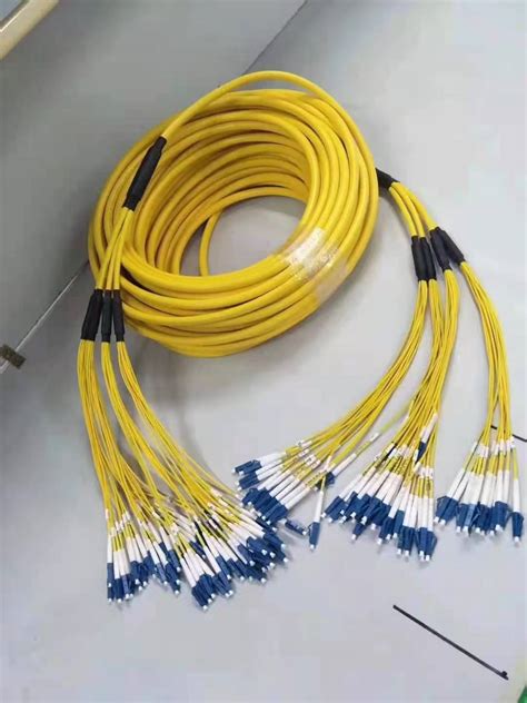 12 Fibers Lc To Lc 9125 Single Mode Multifiber Preterminated Breakout