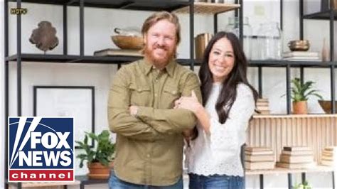 Chip And Joanna Gaines Say Tearful Goodbye To Fixer Upper Youtube