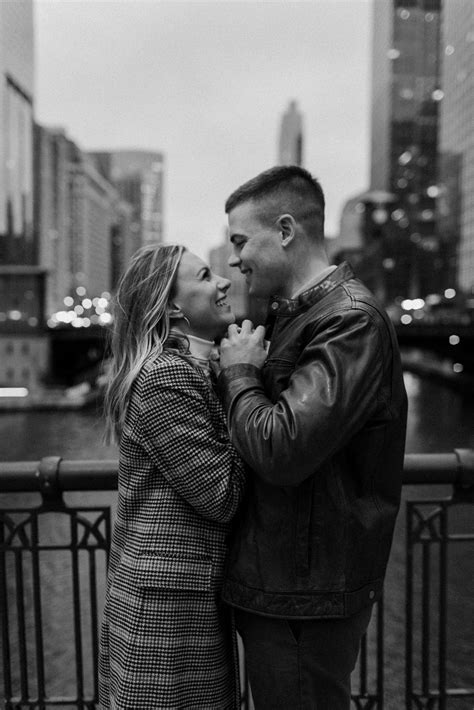 Scenic Downtown Chicago Engagement Session — Chi Thee Wed