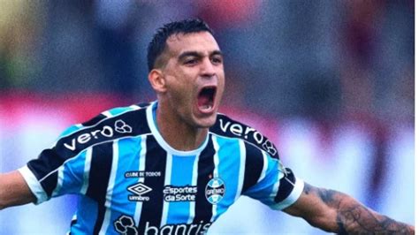 Grêmio vence o Caxias por 2 a 1 e abre vantagem na semifinal do Gauchão