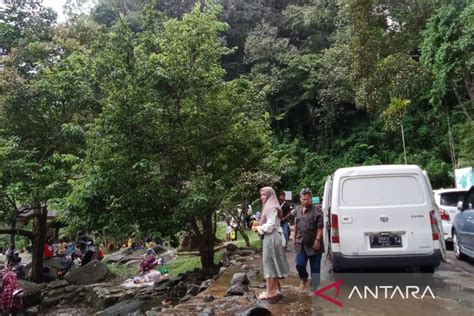 Wisatawan Padati Objek Wisata Di Kawasan Cianjur Utara ANTARA News