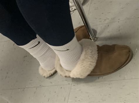 Uggs With Or Without Socks The Rampage