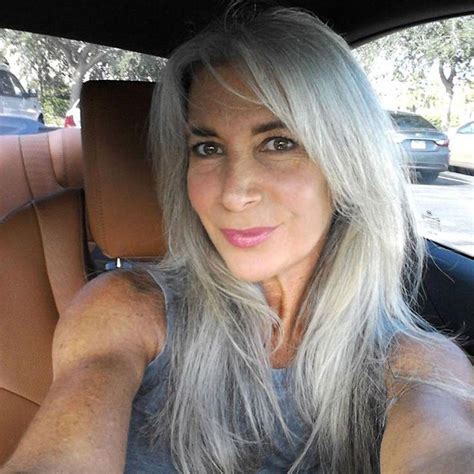 Cheveux Gris Et Degrades Grey Hair Dont Care Long Gray Hair Hair Dos