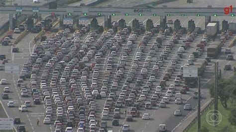 Motoristas Encontram Fila Gigantesca Para Chegar Ao Litoral De SP Em