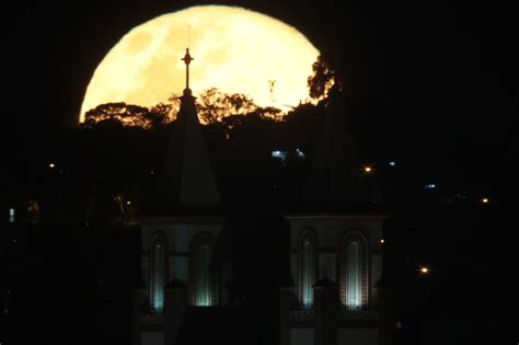 Superlua Lua Rosa Entenda O Fen Meno Que Vai Ser Visto De Sc