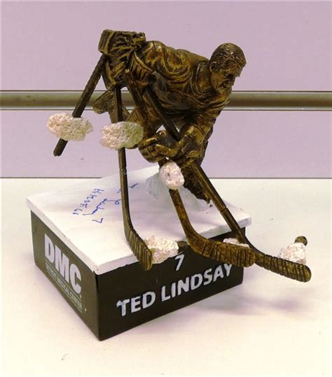 Lot Detail - Ted Lindsay Autographed Mini Statue