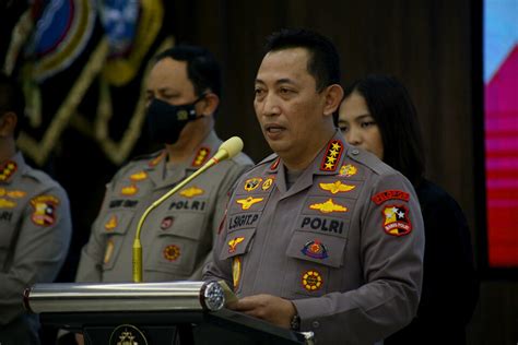 Ini Kronologi Penangkapan Irjen Teddy Minahasa Halaman