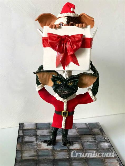 Gremlins' Christmas - Decorated Cake by polliwawg - CakesDecor