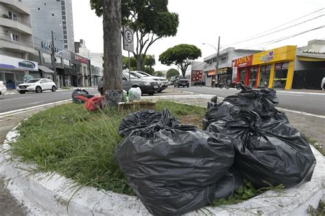 Prefeitura Busca Identificar Empresa Que Descartou Lixo Em Canteiro Da