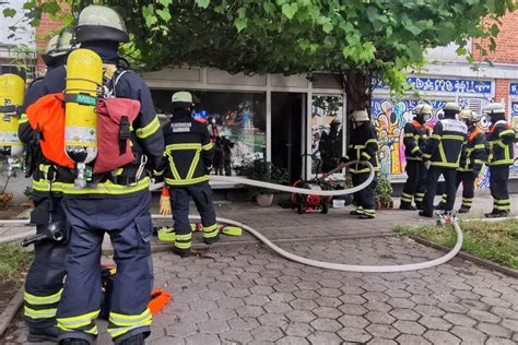 Hamburg Feuerwehreinsatz Im Keller Von Jan Fedders Wohnhaus