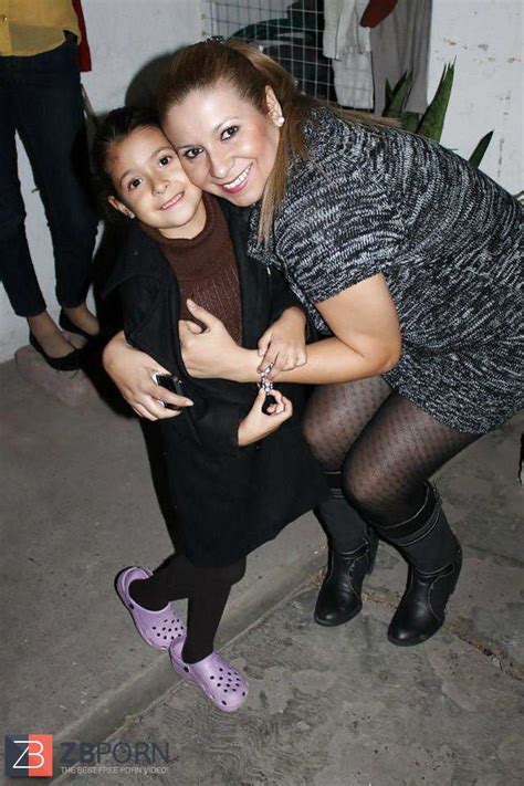 Mexicanas En Pantimedias Mexican Gals In Stockings ZB Porn