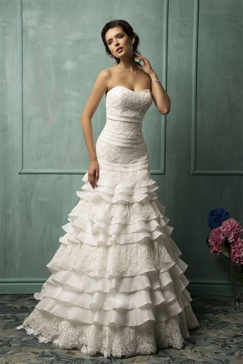 The Romantic And Elegant A Line Strapless Sweetheart Neck White Lace