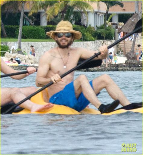 Jared Leto Spends The Weekend Shirtless In Mexico Photo 3019821