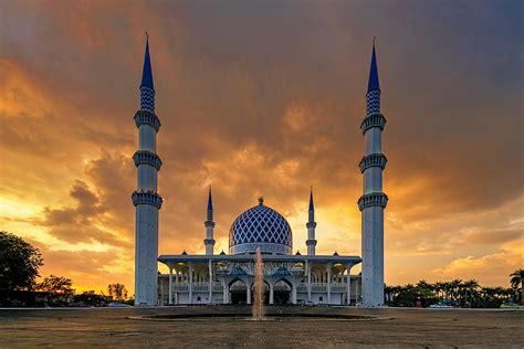 A Guide To 10 Must Visit Mosques In Malaysias Selangor During Ramadan