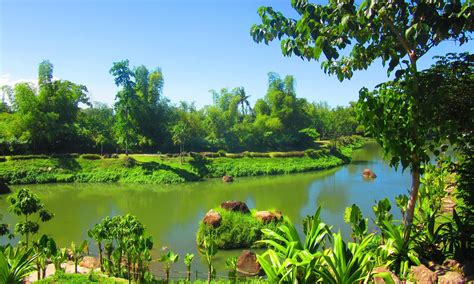 places  visit  bacolod    attractions